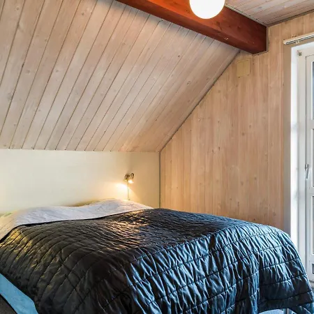 Otel Henne Lviii 4*