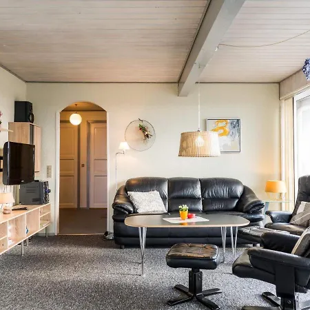 Otel Henne Lviii 4*